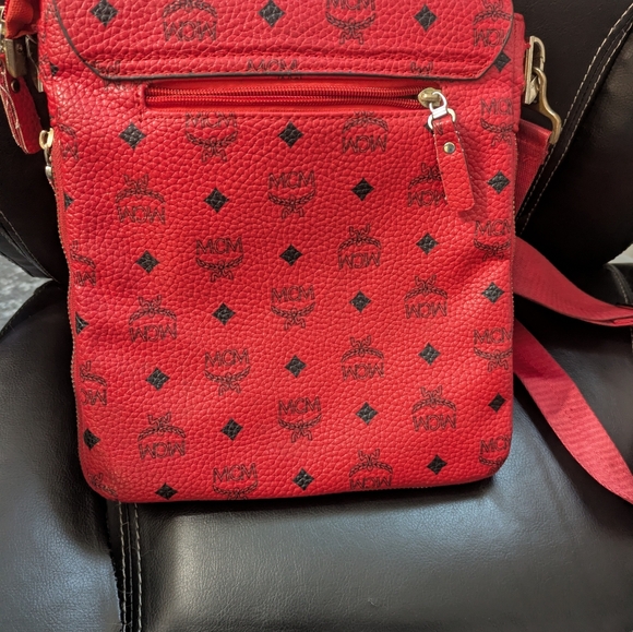 MCM Scarlet Shoulder Bag - Picture 2 of 4